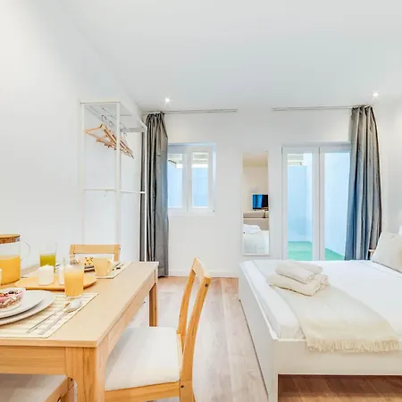 Blue Charm - Campolide *