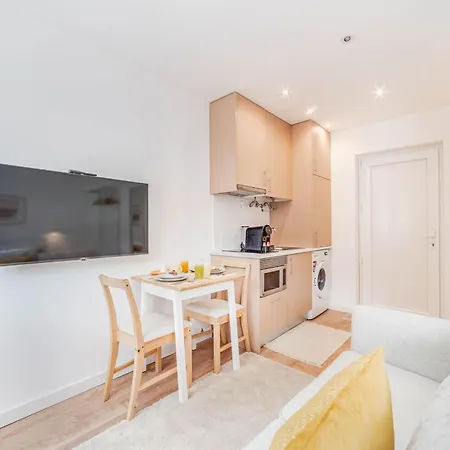 Blue Charm - Campolide 리스본