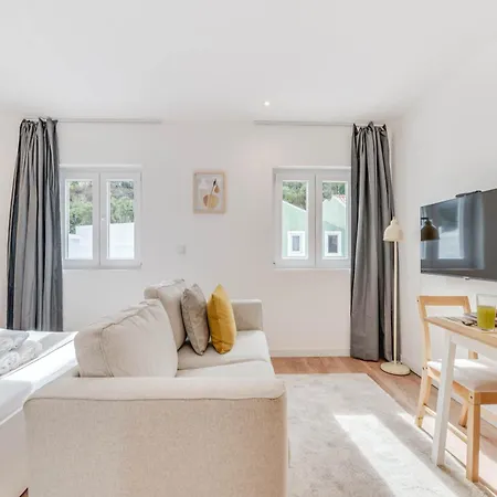 Blue Charm - Campolide Apartman