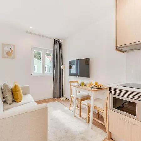 Blue Charm - Campolide * Lizbona