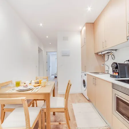 Blue Charm - Campolide Lizbona