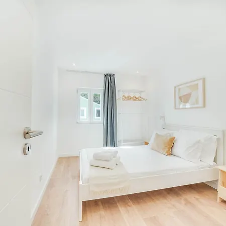 Blue Charm - Campolide 리스본