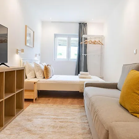 Blue Charm - Campolide 리스본