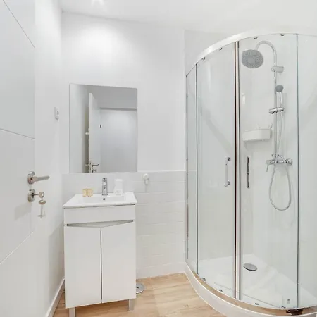 Blue Charm - Campolide Lizbona