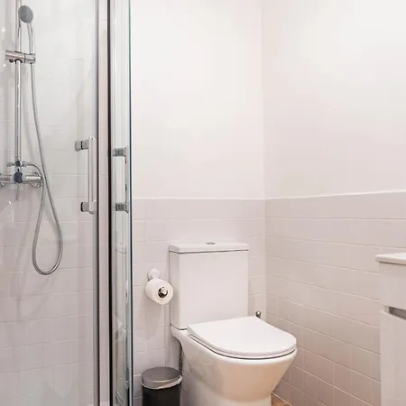 Blue Charm - Campolide * 리스본