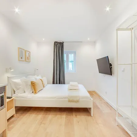 Blue Charm - Campolide * Lisboa