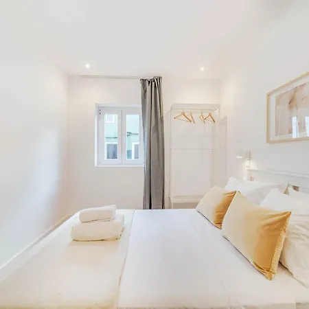 Blue Charm - Campolide 리스본