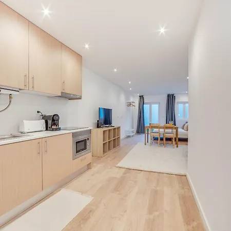 Blue Charm - Campolide 리스본