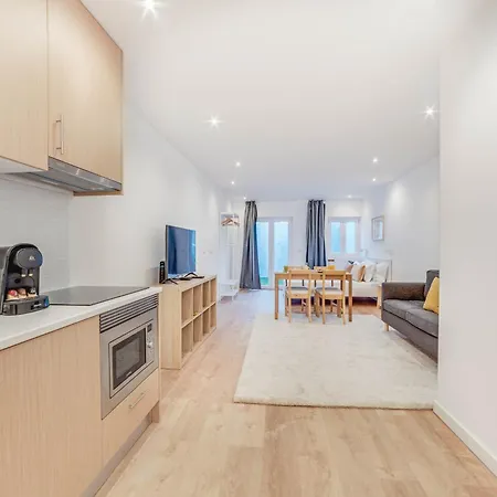 Blue Charm - Campolide * Lisboa