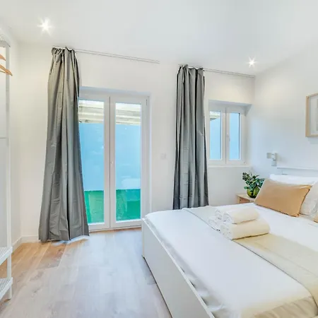 Blue Charm - Campolide *