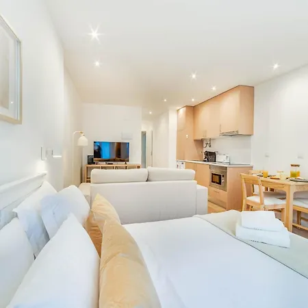 Blue Charm - Campolide Apartmán