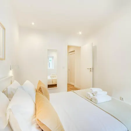 Blue Charm - Campolide * Lisboa